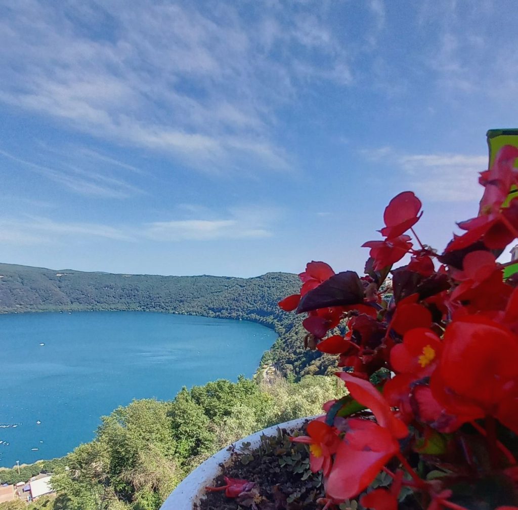 near rome attractions_igotorome_lake albano kayak